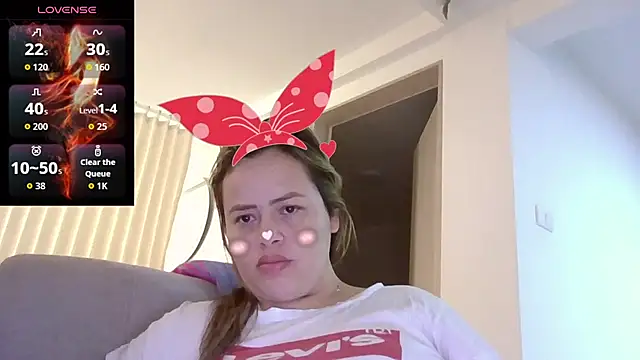 Snapshot of saramartinez1000 chatting on 10, 9, 2025 saramartinez1000 online show from 10, 9, 2025