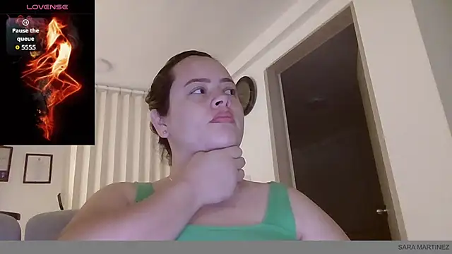 Snapshot of saramartinez1000 chatting on 2, 10, 2025 saramartinez1000 online show from 2, 10, 2025