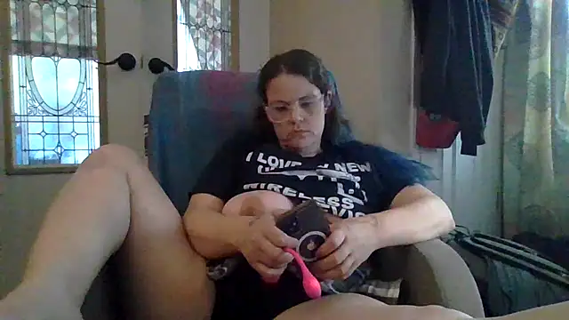 Snapshot of velvetta_ chatting on 15, 10, 2025 velvetta online show from 15, 10, 2025