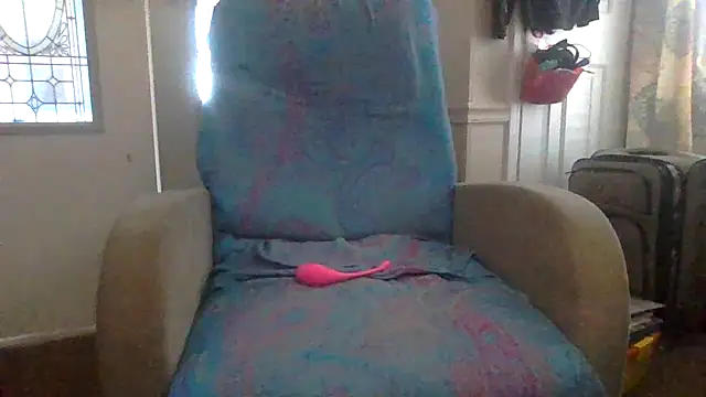 Snapshot of velvetta_ chatting on 19, 10, 2025 velvetta online show from 19, 10, 2025