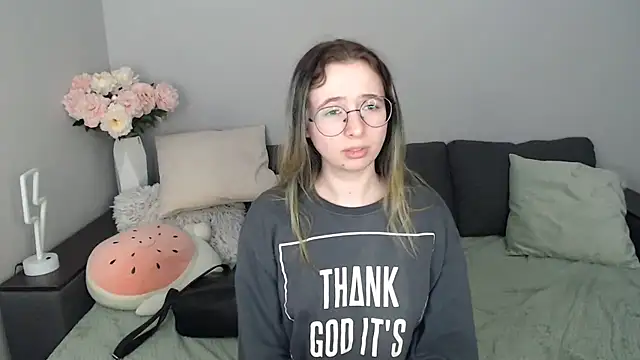 Mini Diva online show from 15, 10, 2025