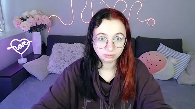 Mini Diva online show from 7, 11, 2025