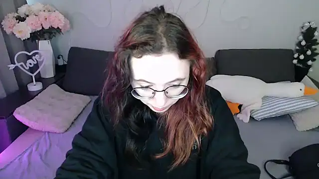 Mini Diva online show from 4, 4, 2026