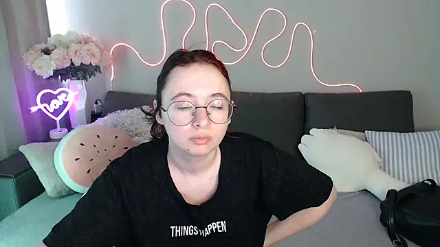 Snapshot of Mini_Diva chatting on 23, 6, 2026 Mini Diva online show from 23, 6, 2026