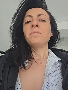 lovewildguy1 online show from 11, 4, 2026