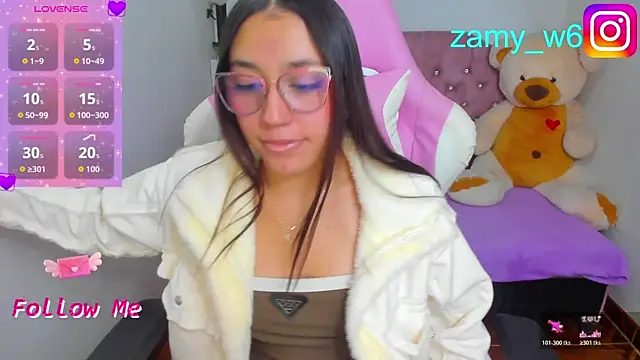 Snapshot of karla_cute01 chatting on 24, 6, 2026 karla cute01 online show from 24, 6, 2026