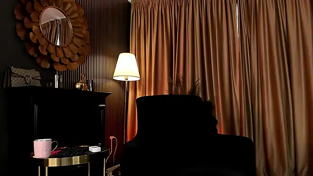 Snapshot of LovingBlondie chatting on 7, 6, 2026 LovingBlondie online show from 7, 6, 2026