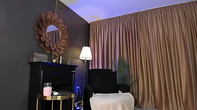 Snapshot of LovingBlondie chatting on 18, 6, 2026 LovingBlondie online show from 18, 6, 2026