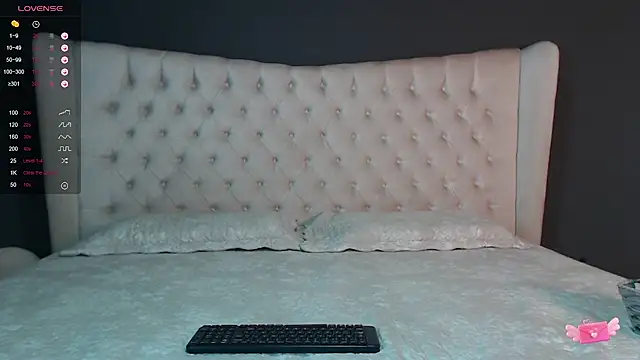 Snapshot of nichole_bree_ chatting on 18, 1, 2025 nichole bree  online show from 18, 1, 2025
