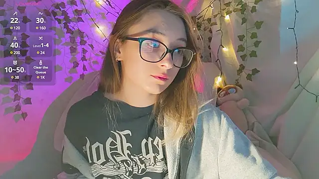 Snapshot of monlight__dana chatting on 4, 12, 2024 monlight  dana online show from 4, 12, 2024