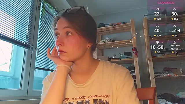 Snapshot of monlight__dana chatting on 6, 2, 2026 monlight dana online show from 6, 2, 2026