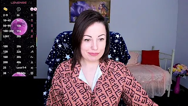 Emily Midlton online show from 3, 3, 2025