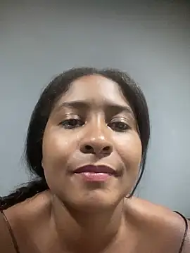 Snapshot of Berry_Bans chatting on 5, 5, 2026 Berry Bans online show from 5, 5, 2026