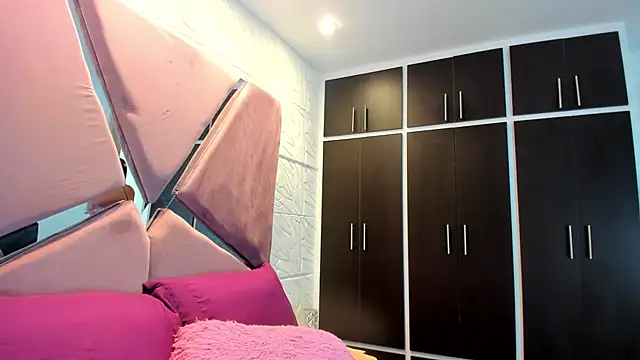 Charlotte Ice1 online show from 13, 1, 2025