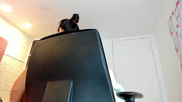 Charlotte Ice1 online show from 22, 2, 2025