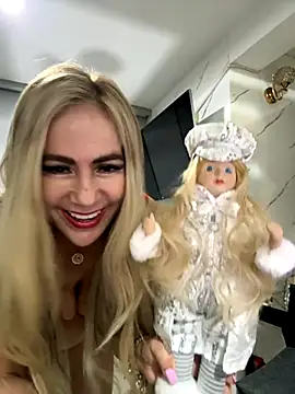 LARIANA RIVERA23 online show from 4, 12, 2025