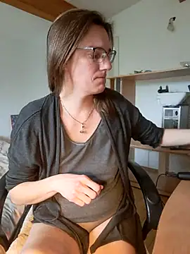 SpiceLea online show from 11, 3, 2025