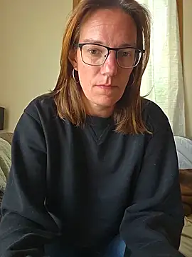 Snapshot of SpiceLea chatting on 13, 5, 2026 SpiceLea online show from 13, 5, 2026