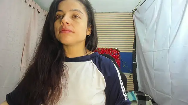 Snapshot of rosse_2504 chatting on 27, 5, 2026 rosse 2504 online show from 27, 5, 2026