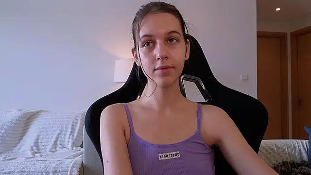 VanessaBayer2 online show from 5, 1, 2025