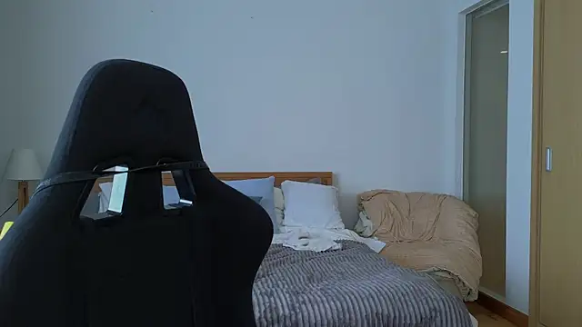 VanessaBayer2 online show from 9, 3, 2025