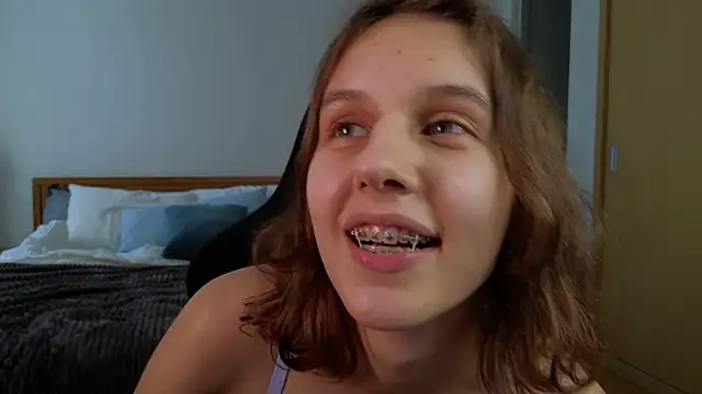 VanessaBayer2 online show from 17, 3, 2025