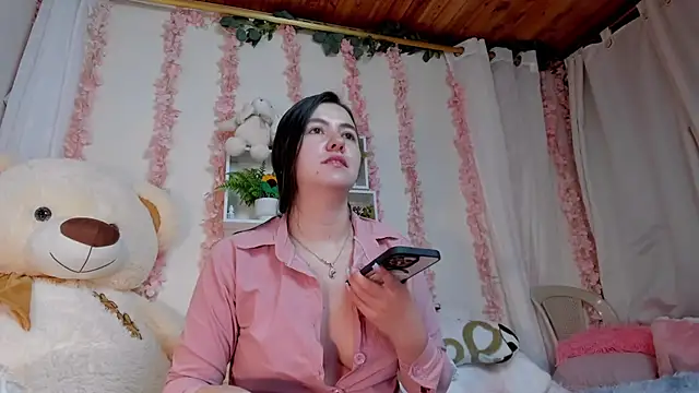 Snapshot of Idara_and_Edahi01 chatting on 17, 10, 2025 Idara and Edahi01 online show from 17, 10, 2025