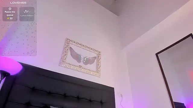 Mia 222 online show from 5, 3, 2025