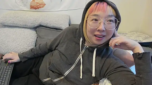 Snapshot of luxgray chatting on 9, 12, 2024 luxgray online show from 9, 12, 2024