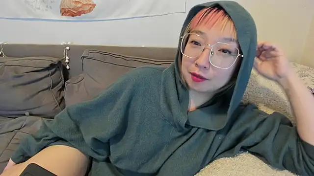 Snapshot of luxgray chatting on 21, 12, 2024 luxgray online show from 21, 12, 2024