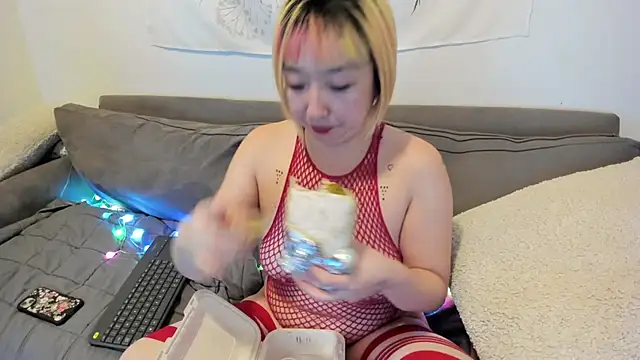 Snapshot of luxgray chatting on 24, 12, 2024 luxgray online show from 24, 12, 2024