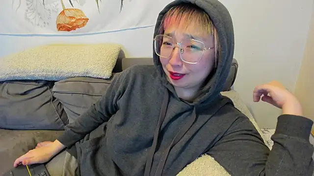 Snapshot of luxgray chatting on 1, 2, 2025 luxgray online show from 1, 2, 2025