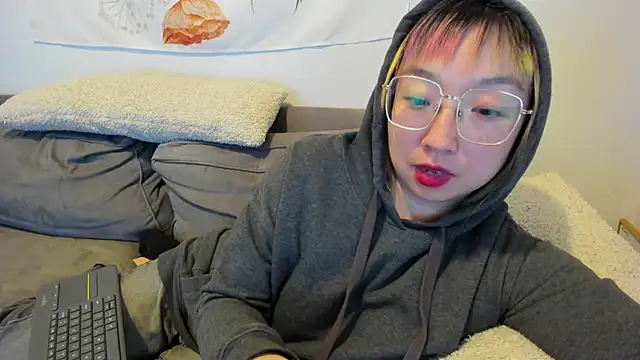 Snapshot of luxgray chatting on 1, 2, 2025 luxgray online show from 1, 2, 2025