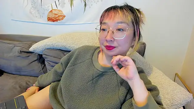 Snapshot of luxgray chatting on 9, 2, 2025 luxgray online show from 9, 2, 2025