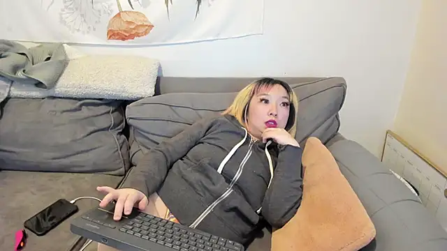 Snapshot of luxgray chatting on 16, 2, 2025 luxgray online show from 16, 2, 2025