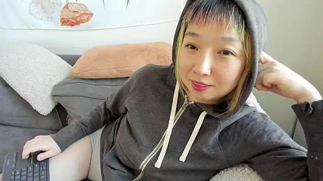 Snapshot of luxgray chatting on 26, 2, 2025 luxgray online show from 26, 2, 2025