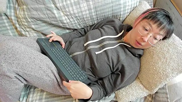 Snapshot of luxgray chatting on 14, 10, 2025 luxgray online show from 14, 10, 2025