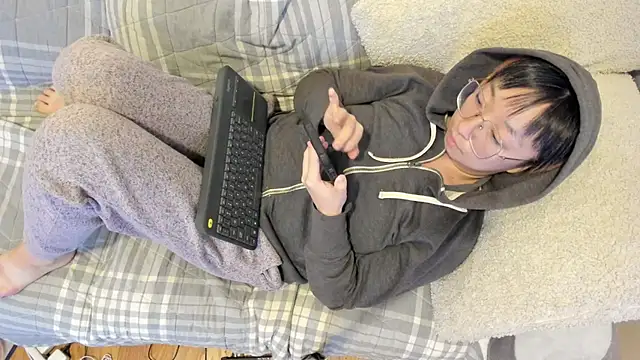 Snapshot of luxgray chatting on 16, 10, 2025 luxgray online show from 16, 10, 2025