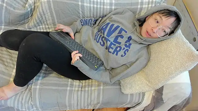 Snapshot of luxgray chatting on 17, 10, 2025 luxgray online show from 17, 10, 2025