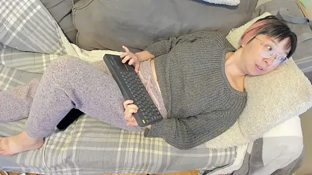 Snapshot of luxgray chatting on 18, 10, 2025 luxgray online show from 18, 10, 2025