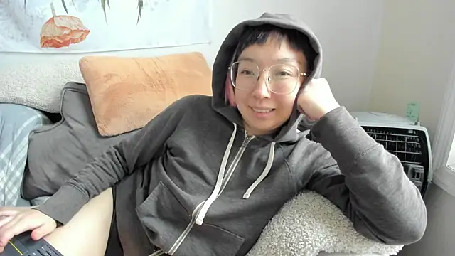 Snapshot of luxgray chatting on 15, 12, 2025 luxgray online show from 15, 12, 2025