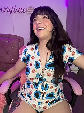 Snapshot of YovngBaby chatting on 9, 7, 2026 YovngBaby online show from 9, 7, 2026
