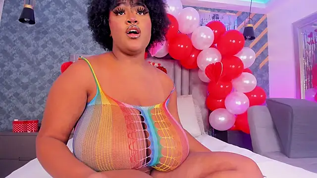 Snapshot of NiiaMoore chatting on 15, 2, 2025 NiiaMoore online show from 15, 2, 2025