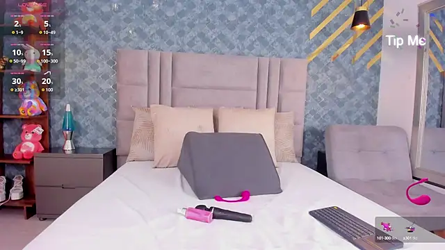 Snapshot of NiiaMoore chatting on 22, 9, 2025 NiiaMoore online show from 22, 9, 2025