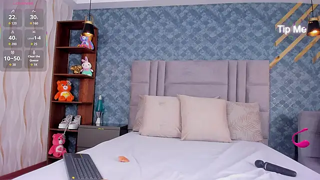 Snapshot of NiiaMoore chatting on 3, 10, 2025 NiiaMoore online show from 3, 10, 2025