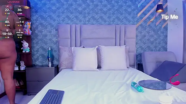 Snapshot of NiiaMoore chatting on 5, 11, 2025 NiiaMoore online show from 5, 11, 2025