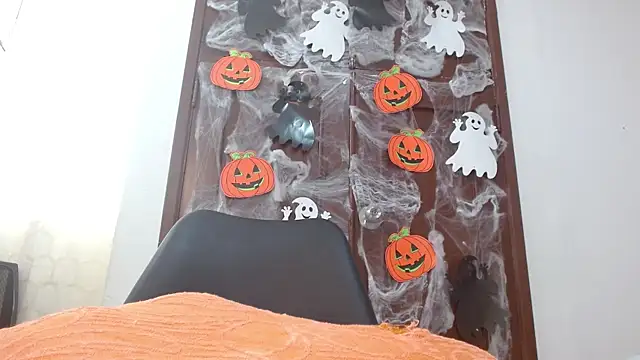 Snapshot of Darliin_G chatting on 22, 10, 2025 Darliin G online show from 22, 10, 2025