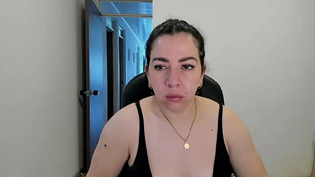 Snapshot of Im_coco chatting on 4, 5, 2026 Im coco online show from 4, 5, 2026