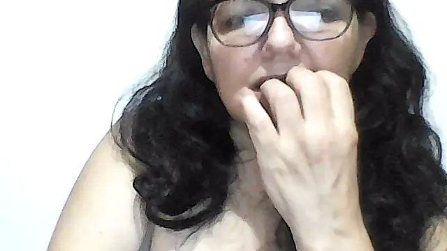 Snapshot of kassandra02 chatting on 5, 2, 2026 kassandra02 online show from 5, 2, 2026