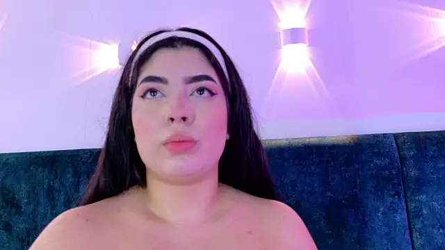 Snapshot of AgathaLynx chatting on 5, 2, 2026 AgathaLynx online show from 5, 2, 2026